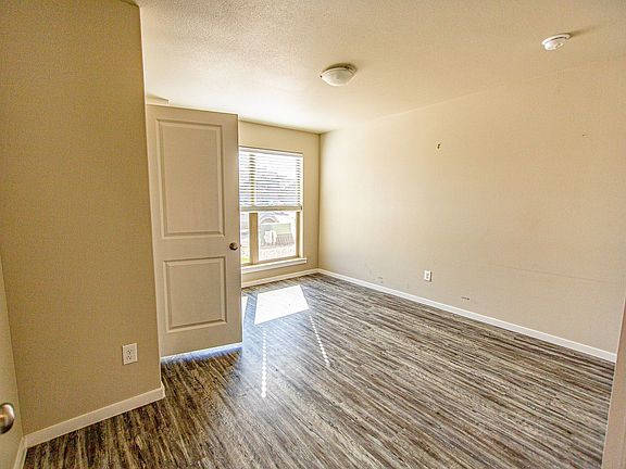 5th image of 1919 Langford Ave #A
