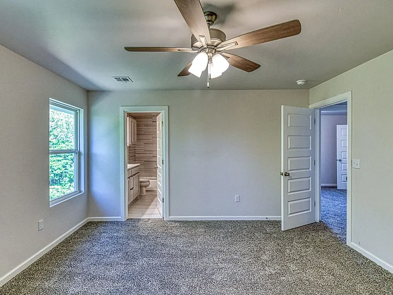 1002 Varenna Ln — Photo 21