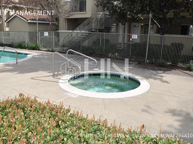 527 Arbor Way #- — Photo 12