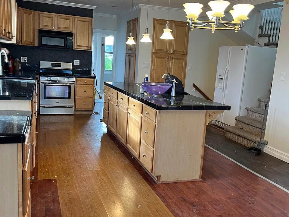 437 S Main St #2
