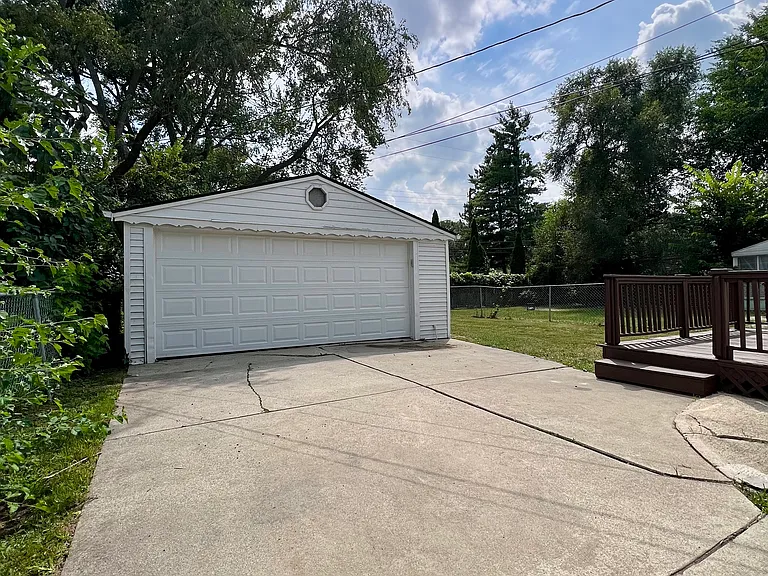 20340 E Eight Mile Rd — Photo 9