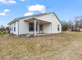 113 Red Oak Dr, Mabank, TX 75156