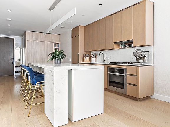 2nd image of 15 Hudson Yards Unit 33J