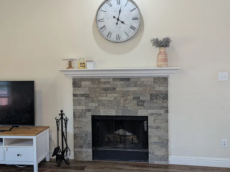 1217 Oak Hollow Ln — Photo 8