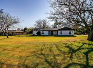 1913 Meadow Dr, Crowley, TX 76036