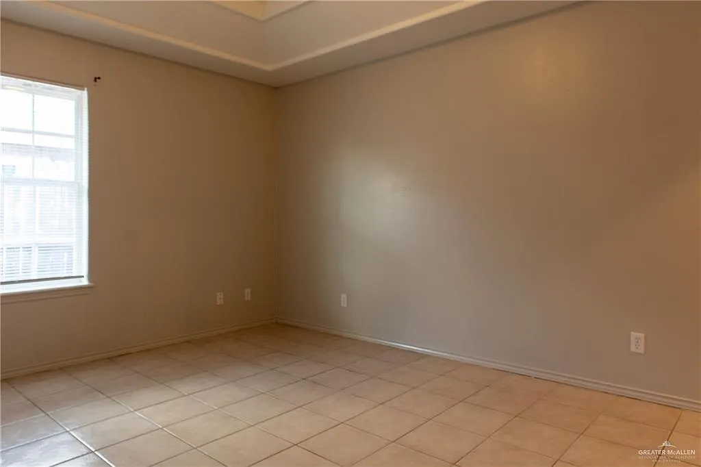 2 bed, 2.0 bath, 3888 sqft, $800 — Photo 3