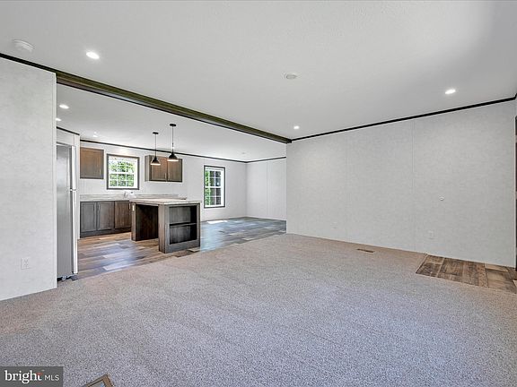 3rd image of 32 Maplewood Dr