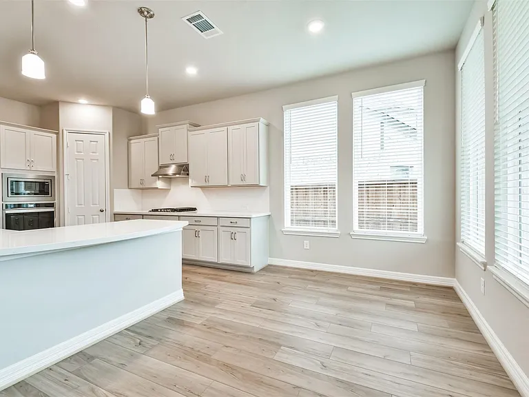 8211 Chartres Wind Dr — Photo 8