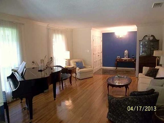 3rd image of 5504 Churchill Downs Ave