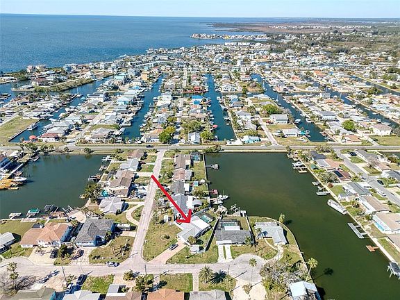 4th image of 13630 Lagoon Dr