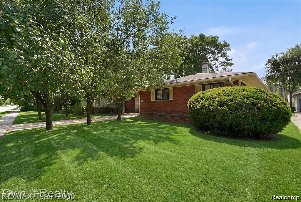 1 bed, 1.0 bath, 650 sqft, $1,700 — Photo 3