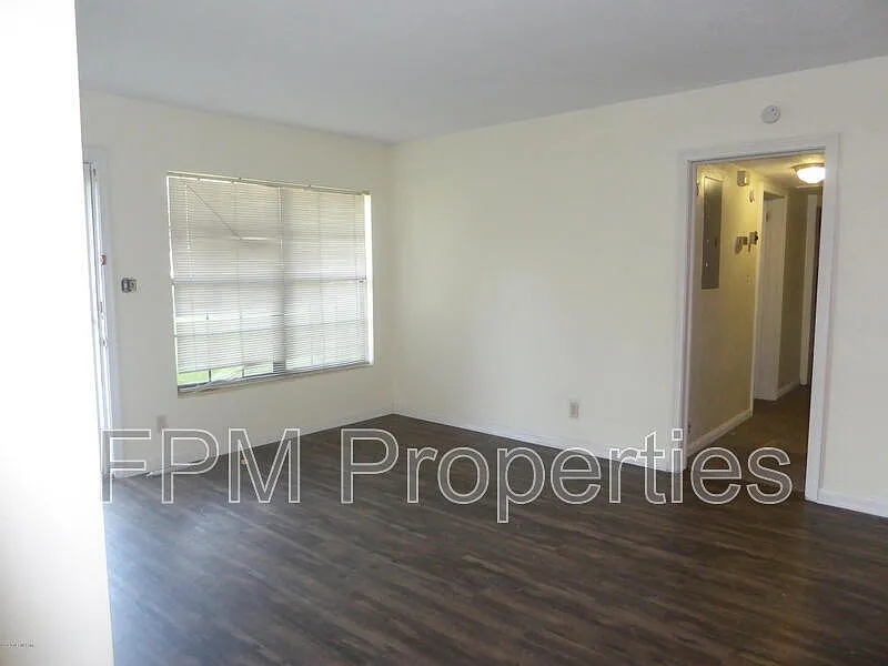 4 bed, 2.0 bath, 1545 sqft, $1,425 — Photo 3