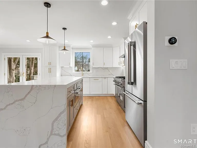 5 Shaw Ave — Photo 12