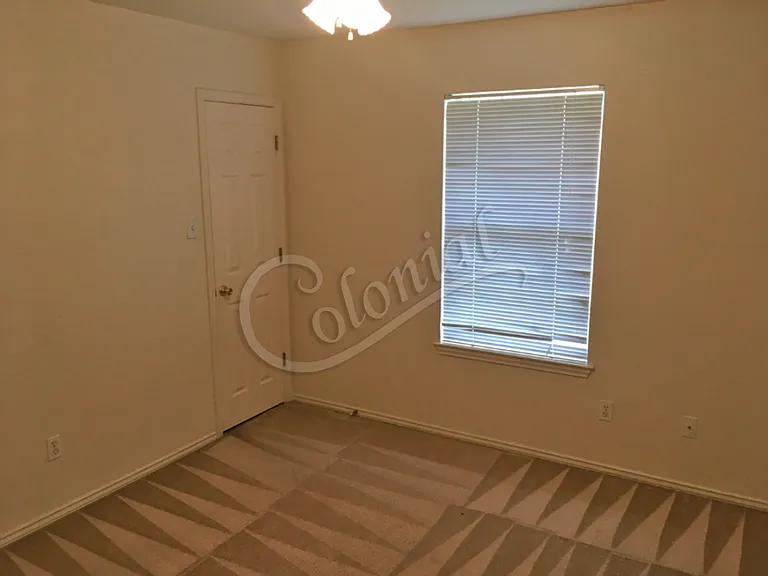 4604 Bowles Dr — Photo 3