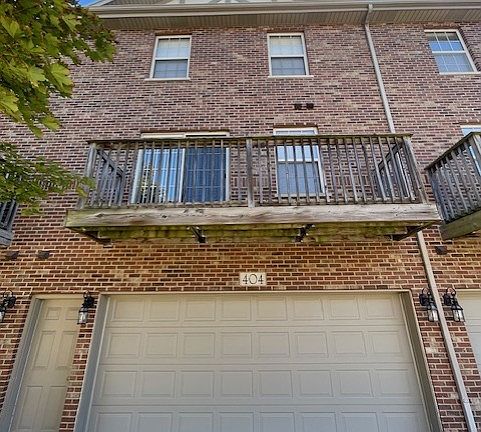 4th image of 404 N Eric Dr
