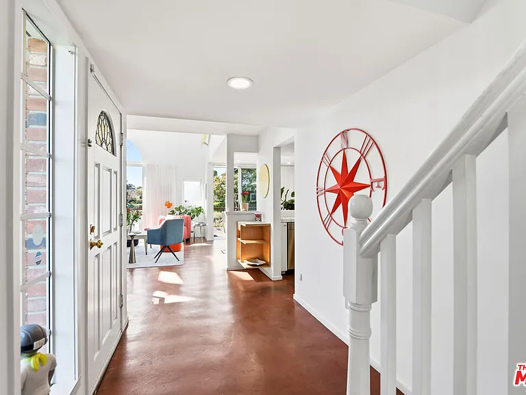 469 Sherman Ave — Photo 10