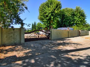 23418 Hatteras St, Woodland Hills, CA 91367