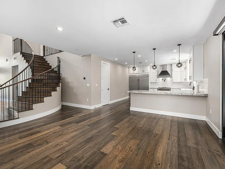3821 E Devonshire Ave — Photo 9
