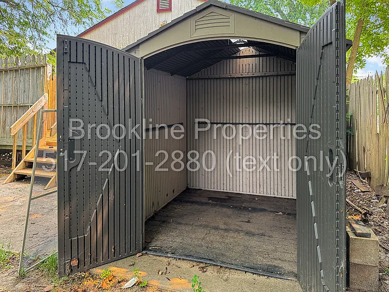 823 Holten St — Photo 8