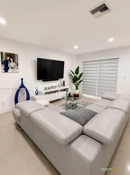 12610 SW 54th St — Photo 8