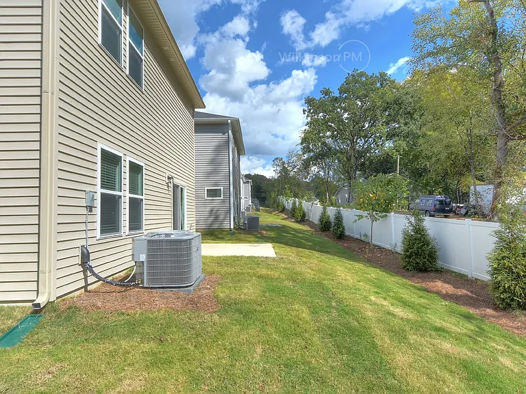 1152 Harland St — Photo 30