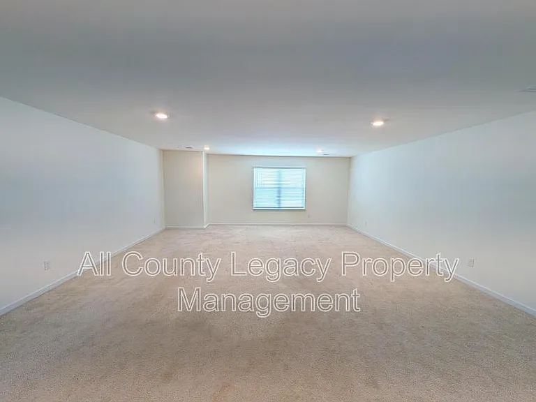 928 Blue Juniper Cir — Photo 11