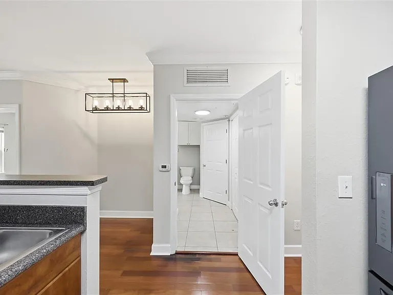 204 E South St #4053 — Photo 11