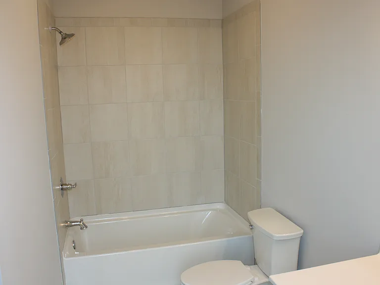 2nd Bathroom on 1st Floor 2