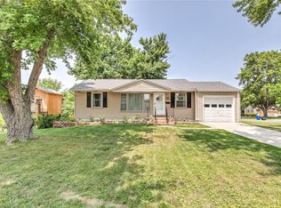 75 Saint Anthony Ln, Florissant, MO 63031