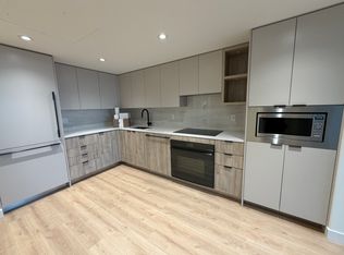 755 Harbourside Dr #301, North Vancouver, BC