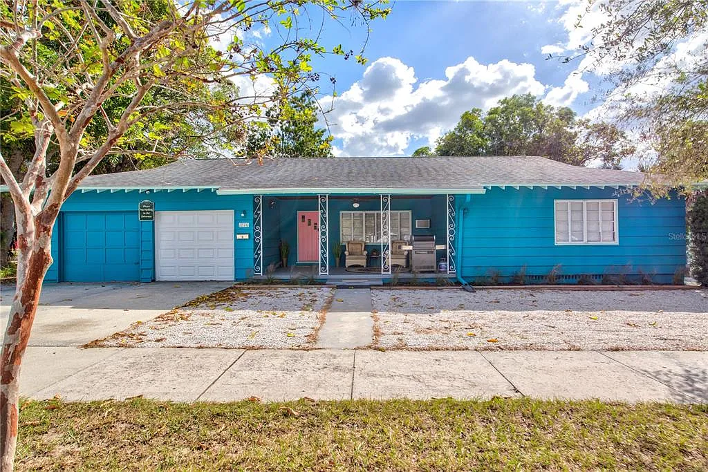 5 bed, 2.0 bath, 2100 sqft, $4,000 — Photo 1