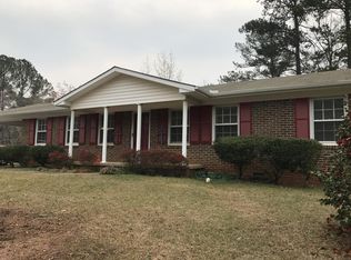 250 Robinhood Dr, Alexander City, AL 35010
