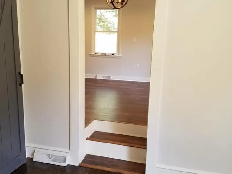 102 Odessa St — Photo 9