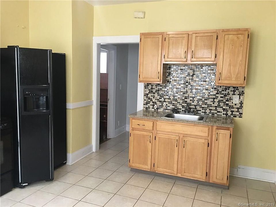 2nd image of 26 Westbourne Pkwy