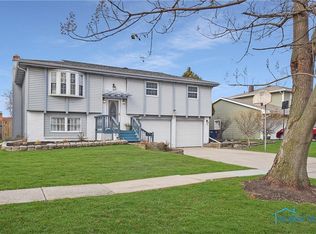 2251 Chalmette Dr, Toledo, OH 43611