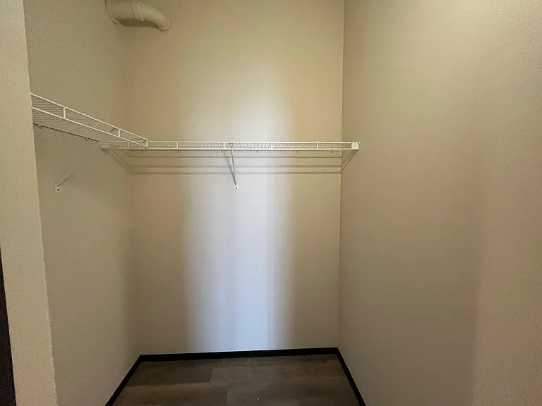 Galaxie High Rise Apartments — Photo 113