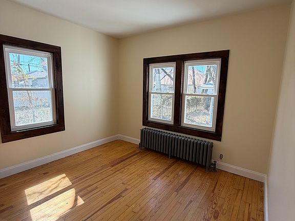 3rd image of 124 William St APT 1