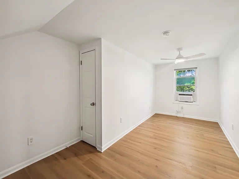 Upstairs Bedroom 2