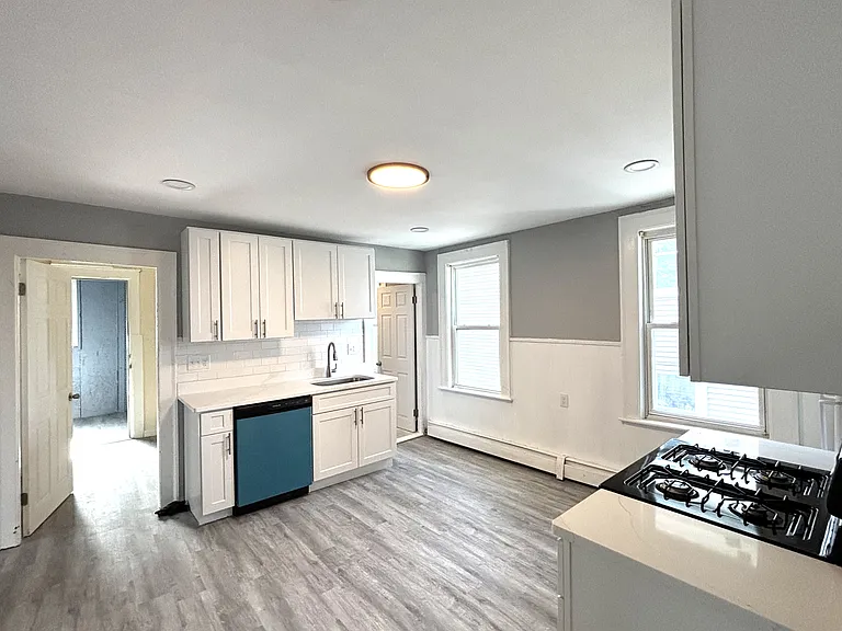 8 Hooper St #3 — Photo 4