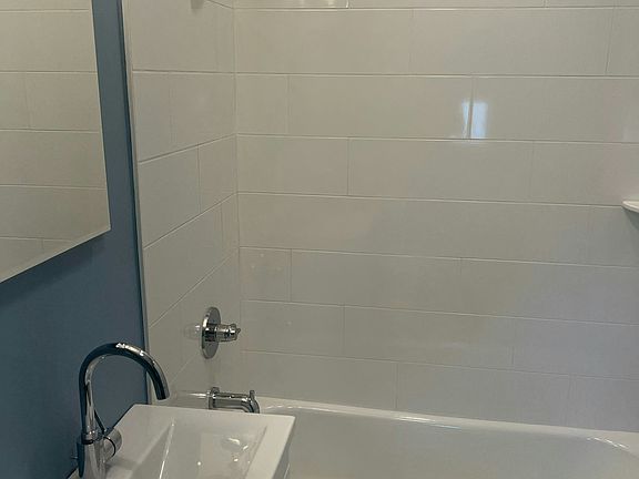 Full Bath 2