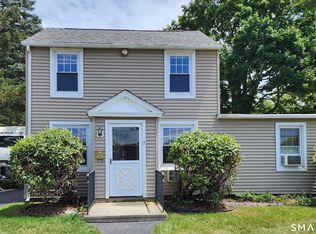 7 E Pattagansett Rd, Niantic, CT 06357