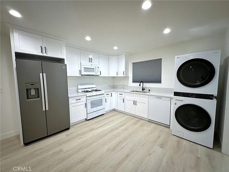 1312 Live Oak Ct #2 — Photo 3