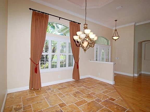 4th image of 5617 SW Orchid Bay Dr