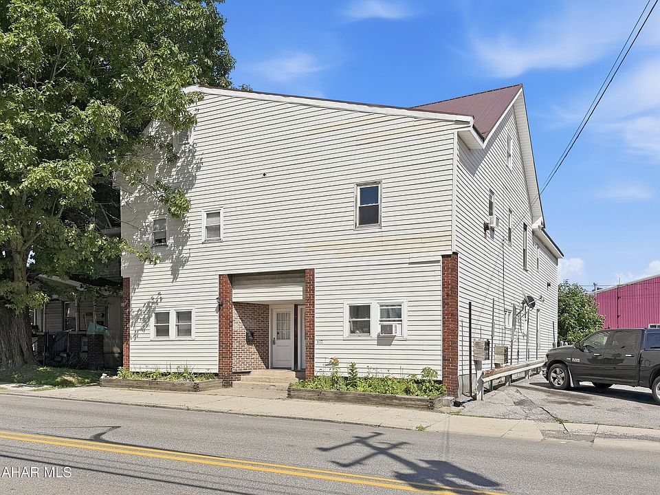 1st image of 615-617 2nd St