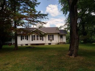 1503 N Old Centralia Ln, Mount Vernon, IL 62864