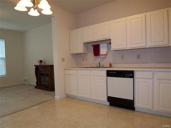 5th image of 4915 Heritage Heights Cir