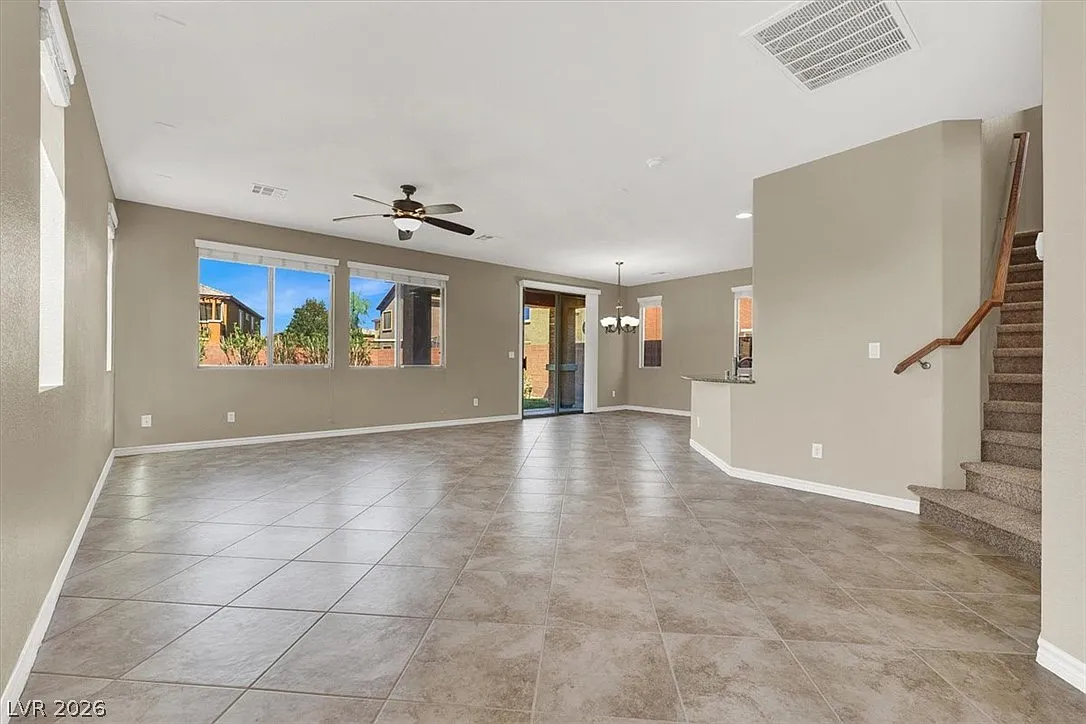 4 bed, 2.5 bath, 2012 sqft, $2,295 — Photo 4