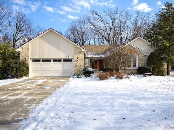 2171 Kemp Rd, Bloomfield Hills, MI 48302