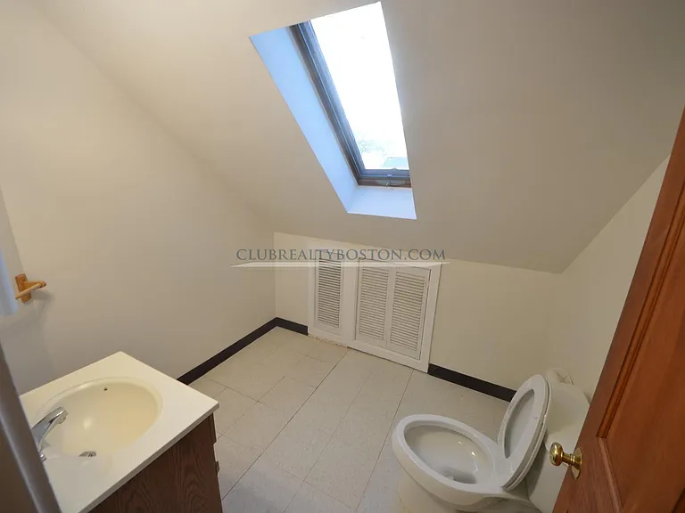 23 Cushing St #2 — Photo 8