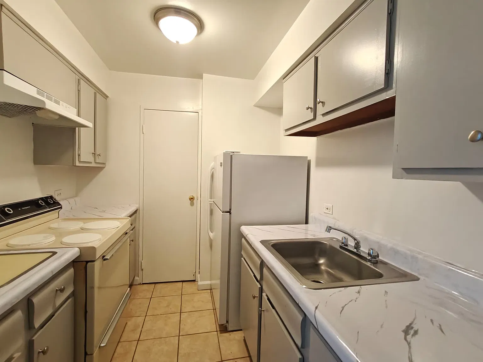 East Germantown's Next Hot 1-Bedroom! — Photo 2